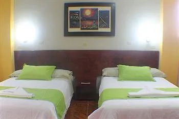 Hotel Los Algarrobos Puerto Baquerizo Moreno