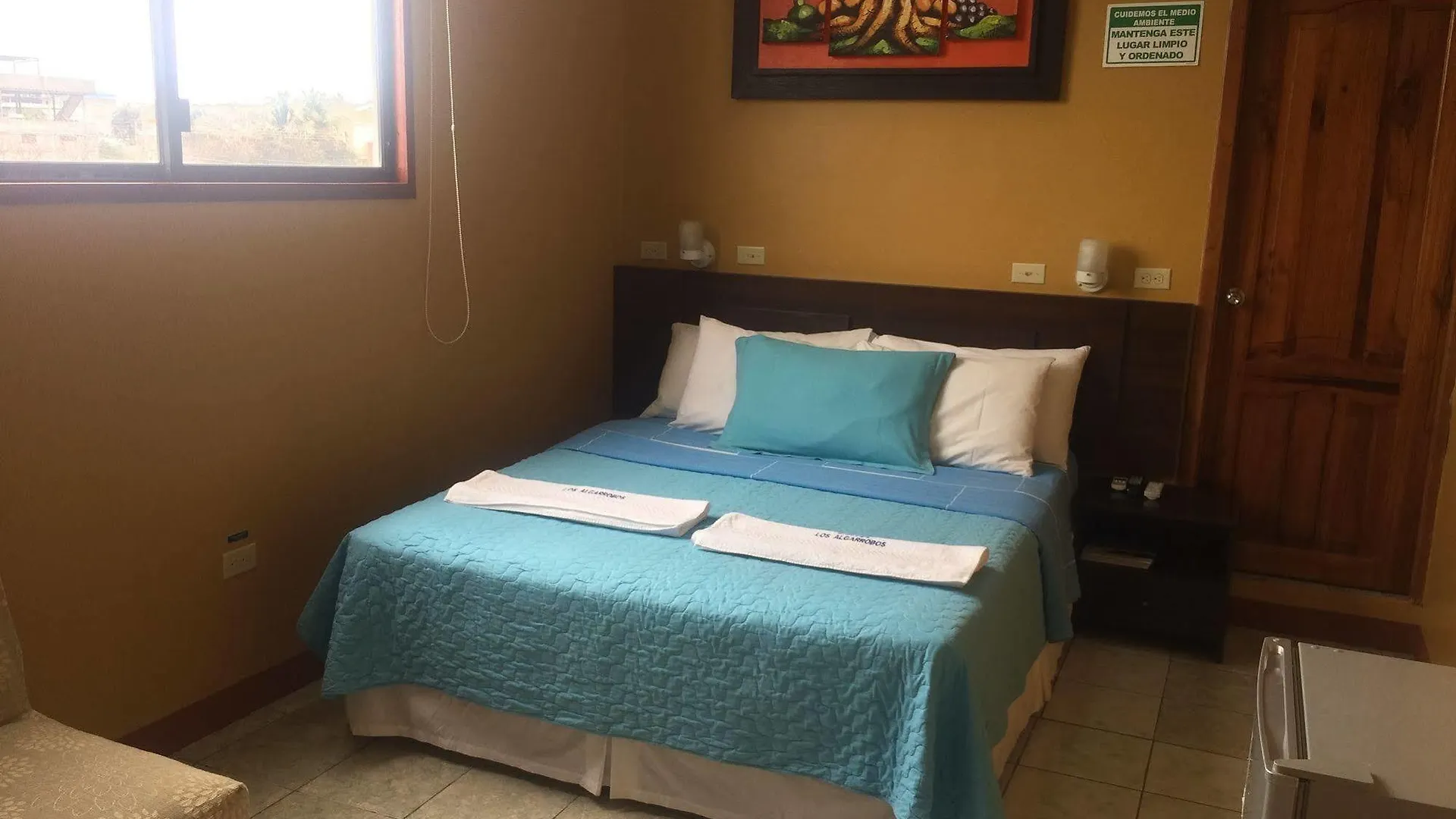 ***  Hotel Los Algarrobos Puerto Baquerizo Moreno Ecuador