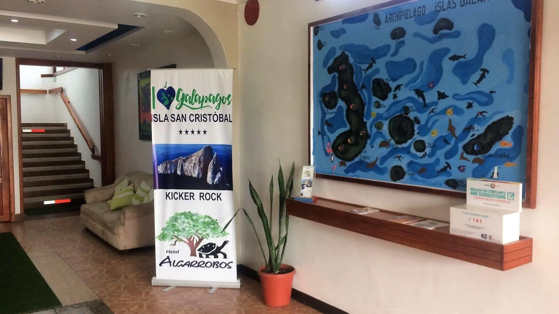 Hotel Los Algarrobos Puerto Baquerizo Moreno 3*,