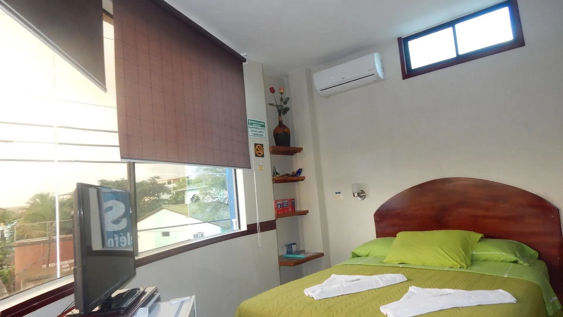 Hotel Los Algarrobos Puerto Baquerizo Moreno